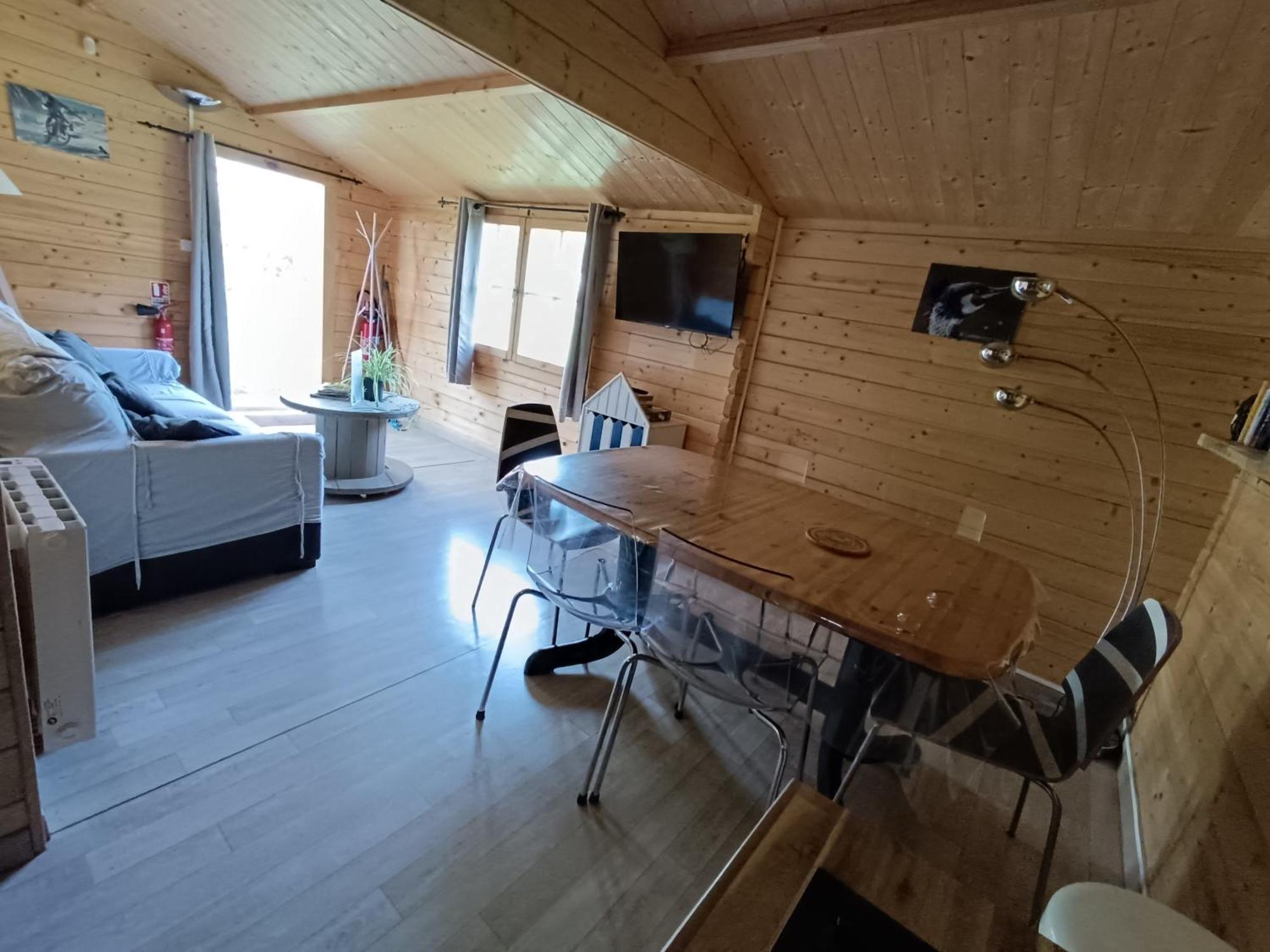 Gite Les Chalets Du Fliers Meubles De Tourisme Classes 2 Etoiles Berck Sur Mer Verton Room photo